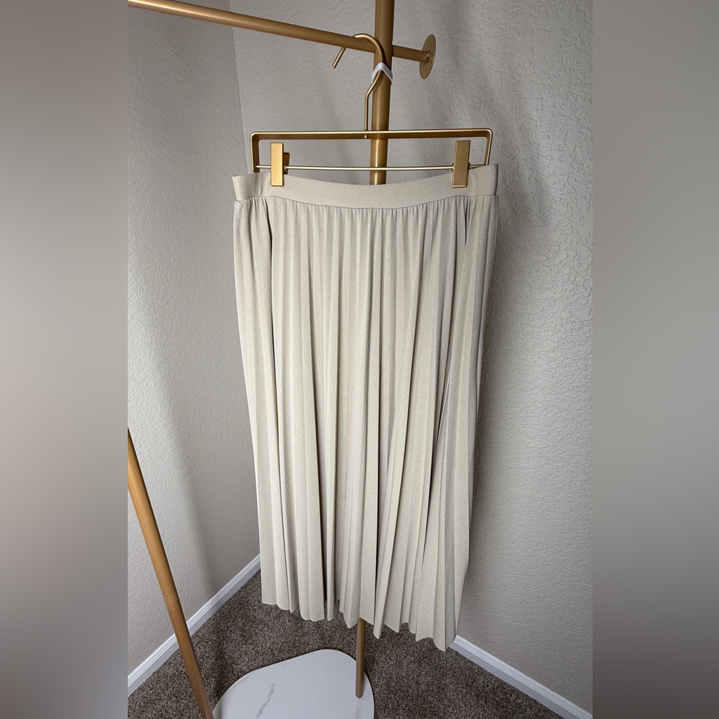 H&M Cream Pleated Midi Skirt